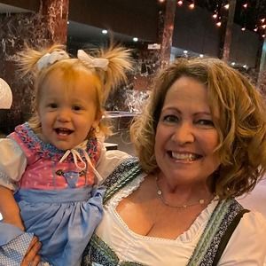 Meet your Posher, Marcia